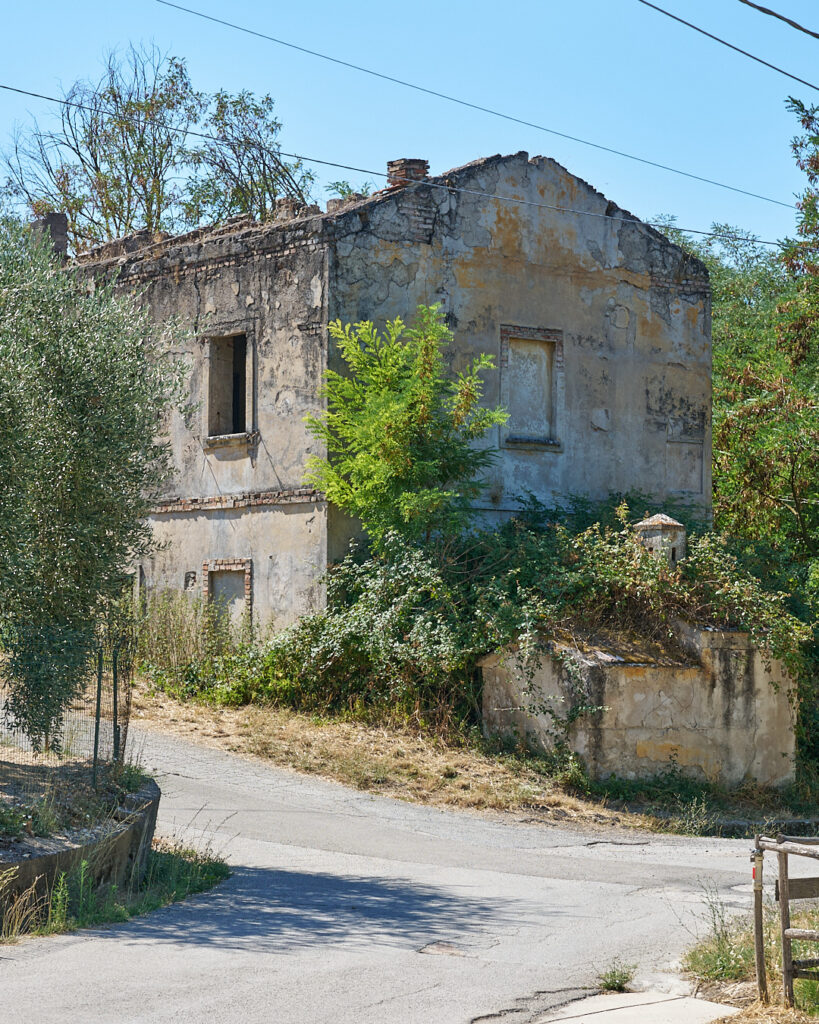Casello ferroviario FCL (secondo)